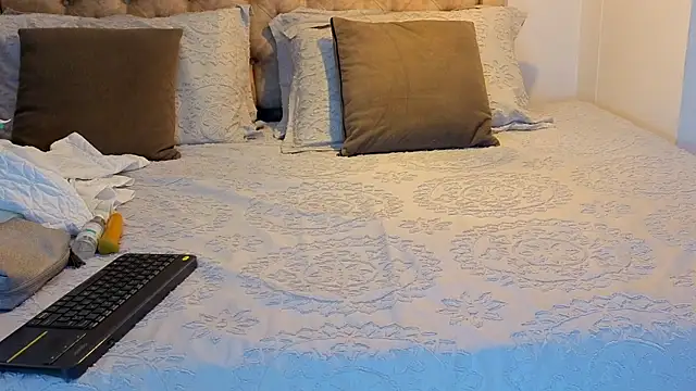 KeryHillson online show from 11-22-25, 12:48