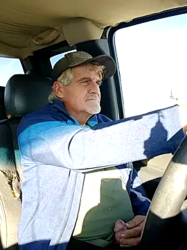 Snapshot of TTolbert chatting on 12-14-24, 04:31 TTolbert online show from 12-14-24, 04:31