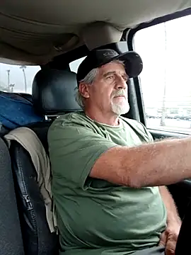 Snapshot of TTolbert chatting on 03-07-25, 06:11 TTolbert online show from 03-07-25, 06:11