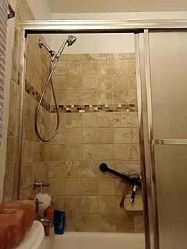 Snapshot of TTolbert chatting on 11-06-25, 05:30 TTolbert online show from 11-06-25, 05:30