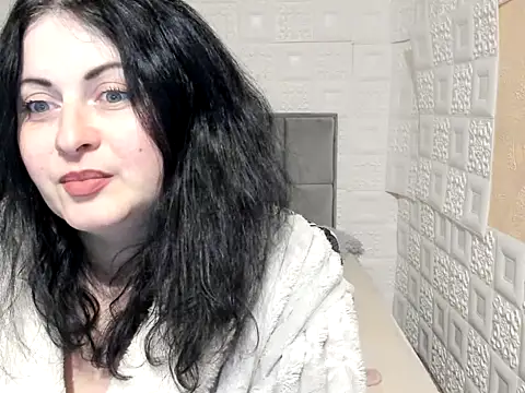 Lillian2 online show from 02-19-25, 02:44