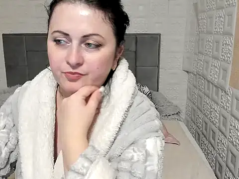 Lillian2 online show from 02-24-25, 08:58