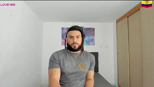 Snapshot of Louis_marley__ chatting on 12-18-24, 08:57 Louis marley online show from 12-18-24, 08:57