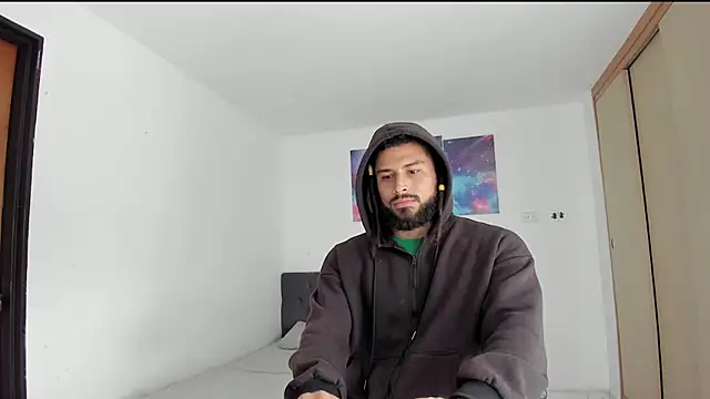 Snapshot of Louis_marley__ chatting on 01-12-26, 06:46 Louis marley online show from 01-12-26, 06:46