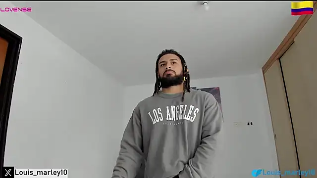 Snapshot of Louis_marley__ chatting on 02-26-26, 12:48 Louis marley online show from 02-26-26, 12:48