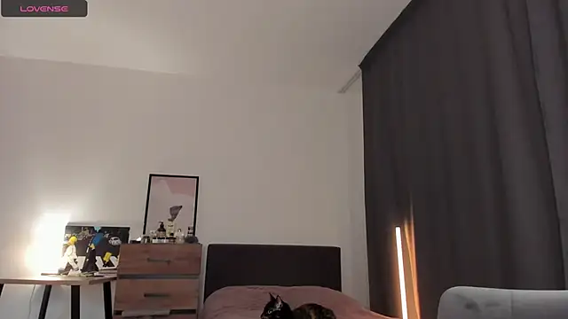 Snapshot of Alice_Dias chatting on 02-11-25, 05:29 Alice Dias online show from 02-11-25, 05:29