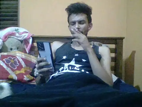 Snapshot of Rusiru32 chatting on 12-16-25, 11:21 Rusiru32 online show from 12-16-25, 11:21