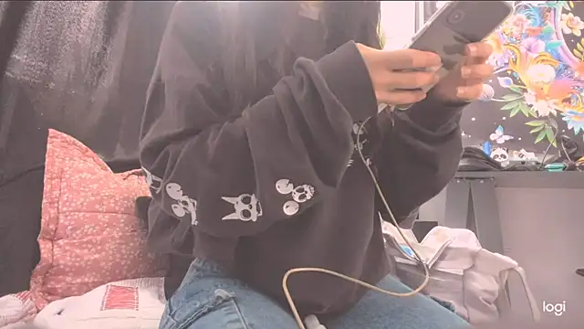 Snapshot of MYFAVOURITESTRAGER chatting on 02-26-26, 04:17 MYFAVOURITESTRAGER online show from 02-26-26, 04:17