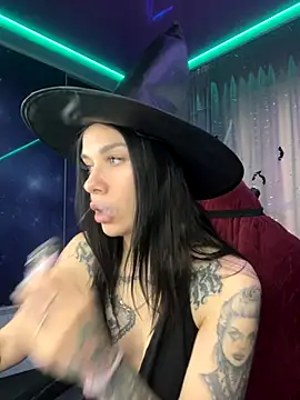 Queen of pain online show from 10-28-25, 07:23