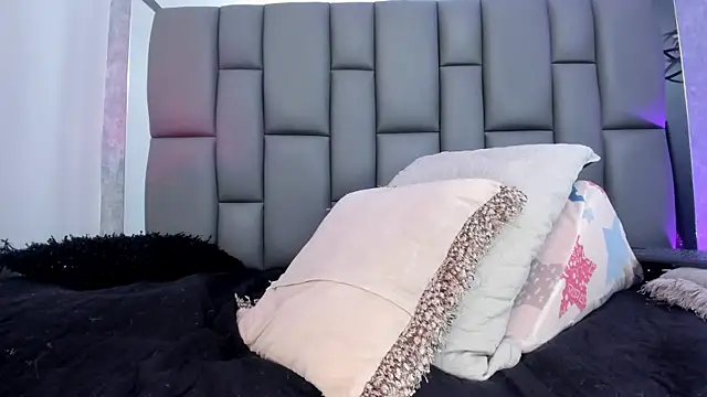  MiaBrown  online show from 02-14-25, 06:19