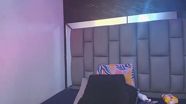  MiaBrown  online show from 11-24-25, 12:05