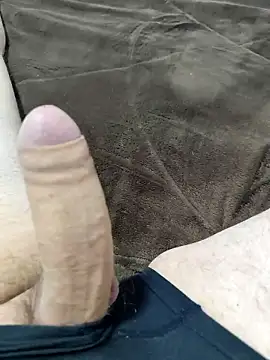 Snapshot of AndrePaus chatting on 10-27-25, 06:23 AndrePaus online show from 10-27-25, 06:23