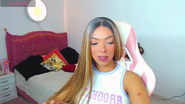 Tanedra collings online show from 04-22-26, 02:47