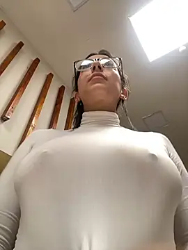 Nicollemays online show from 02-15-25, 03:17