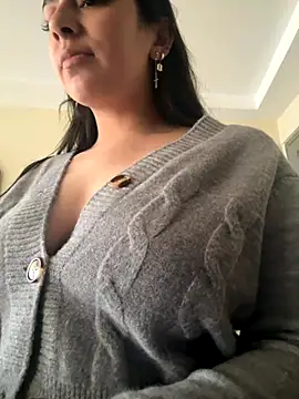 Nicollemays online show from 09-19-25, 03:13