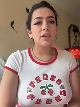 Nicollemays online show from 10-21-25, 02:18