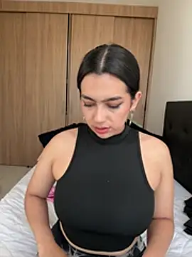 Snapshot of Nicollemays chatting on 04-22-26, 01:12 Nicollemays online show from 04-22-26, 01:12