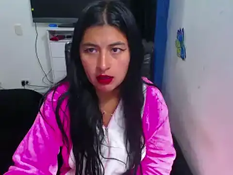 Yunhot  online show from 03-18-25, 10:36