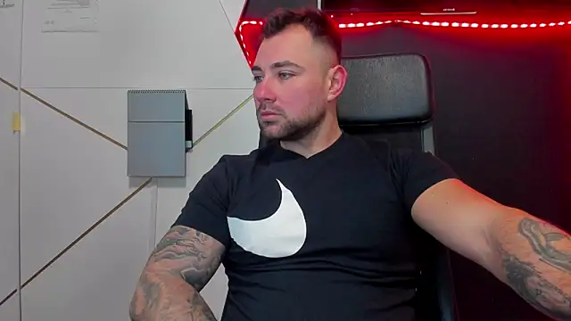 Snapshot of DuncanStone chatting on 02-09-26, 05:22 DuncanStone online show from 02-09-26, 05:22