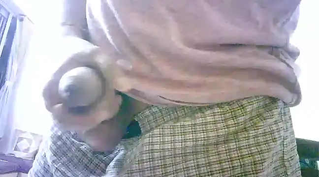 Snapshot of mrose8080 chatting on 03-06-25, 08:27 mrose8080 online show from 03-06-25, 08:27