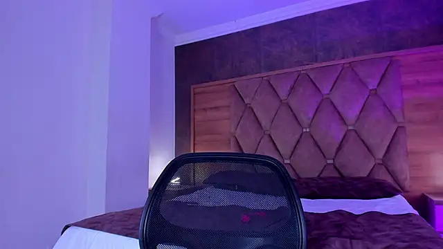 CamileHolmes online show from 03-29-26, 04:23