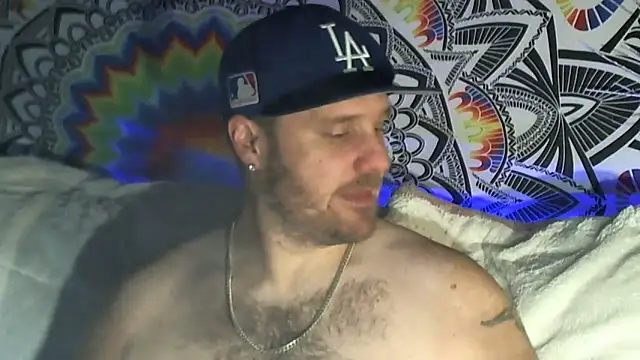 Snapshot of BlueEyedGuyPNW chatting on 12-20-25, 05:53 BlueEyedGuyPNW online show from 12-20-25, 05:53