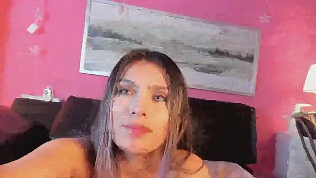 Snapshot of Tiffanysurez_ chatting on 01-28-25, 07:10 Tiffanysurez online show from 01-28-25, 07:10