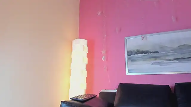 Snapshot of Tiffanysurez_ chatting on 03-01-25, 01:07 Tiffanysurez online show from 03-01-25, 01:07