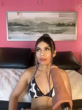 Snapshot of Tiffanysurez_ chatting on 03-05-25, 04:13 Tiffanysurez online show from 03-05-25, 04:13