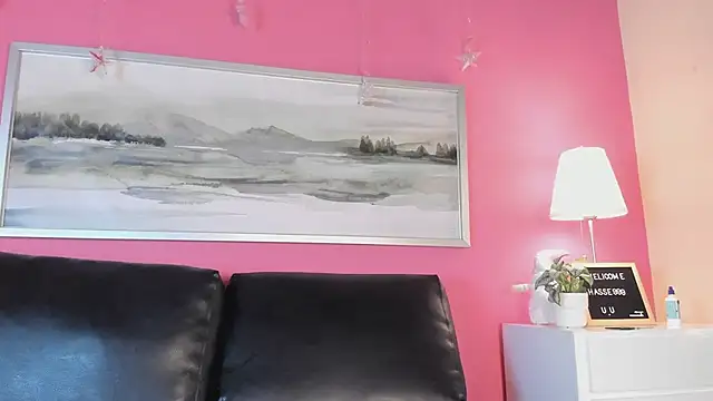 Snapshot of Tiffanysurez_ chatting on 03-07-25, 10:10 Tiffanysurez online show from 03-07-25, 10:10