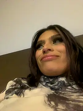 Snapshot of Tiffanysurez_ chatting on 09-16-25, 12:22 Tiffanysurez online show from 09-16-25, 12:22