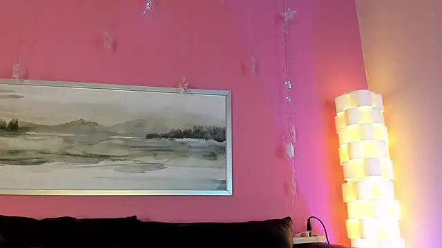 Snapshot of Tiffanysurez_ chatting on 09-23-25, 01:08 Tiffanysurez online show from 09-23-25, 01:08