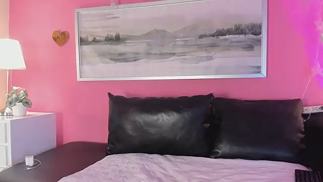 Snapshot of Tiffanysurez_ chatting on 10-02-25, 09:11 Tiffanysurez online show from 10-02-25, 09:11