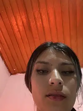Snapshot of Tiffanysurez_ chatting on 10-08-25, 02:53 Tiffanysurez online show from 10-08-25, 02:53