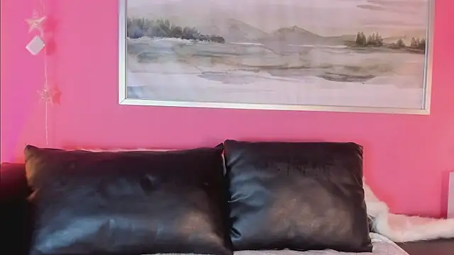 Tiffanysurez  online show from 12-13-25, 09:31