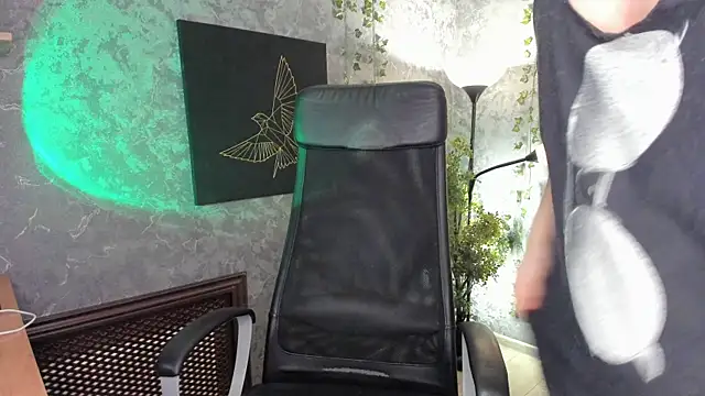 Snapshot of AlexxSweet chatting on 01-18-25, 06:34 AlexxSweet online show from 01-18-25, 06:34