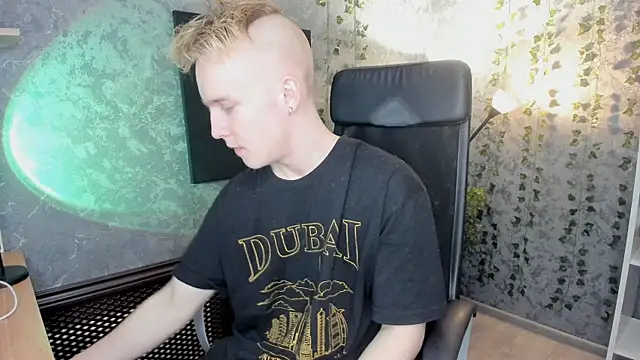 Snapshot of AlexxSweet chatting on 01-31-25, 09:37 AlexxSweet online show from 01-31-25, 09:37