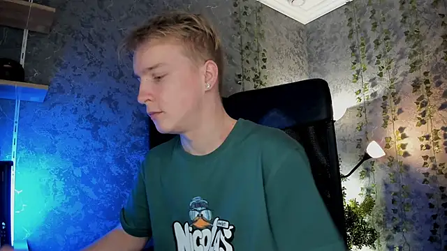 Snapshot of AlexxSweet chatting on 10-12-25, 06:34 AlexxSweet online show from 10-12-25, 06:34