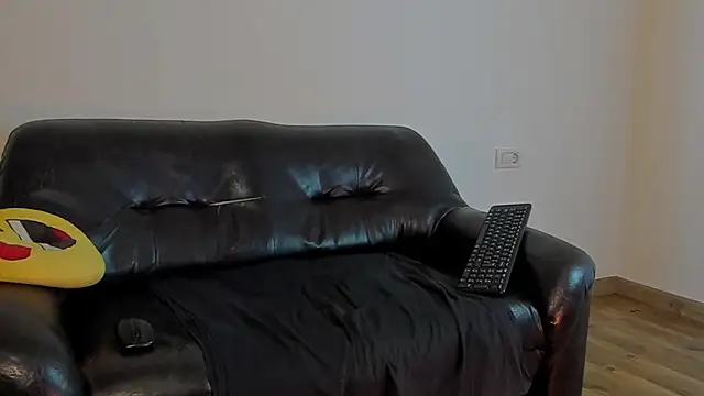 Snapshot of KingMalcom chatting on 10-10-25, 11:20 KingMalcom online show from 10-10-25, 11:20