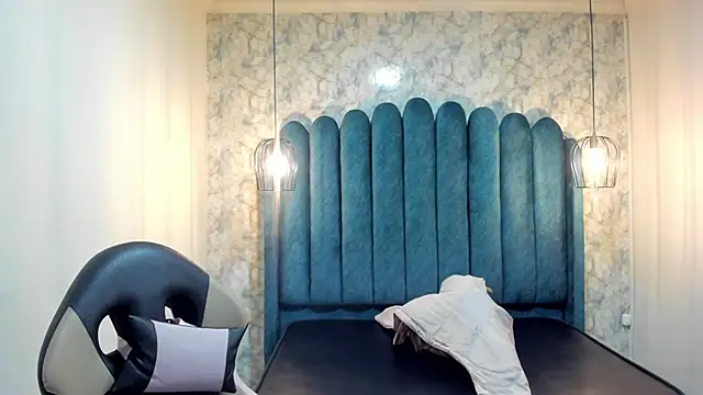 nalalye cruzz  online show from 09-21-25, 02:24