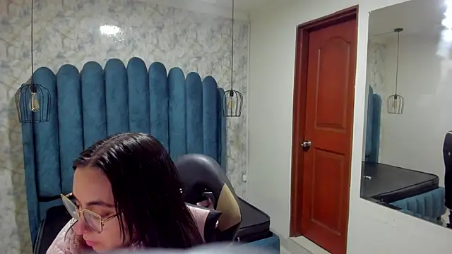 nalalye cruzz  online show from 10-19-25, 03:29