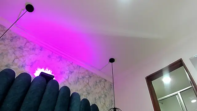 nalalye cruzz  online show from 06-20-26, 01:52