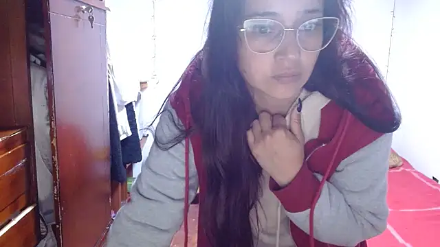 clarisse69 online show from 03-24-26, 04:17