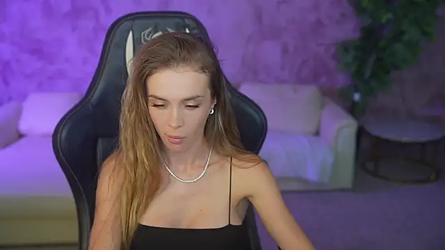 Snapshot of Anabelka054 chatting on 09-15-25, 10:37 Anabelka054 online show from 09-15-25, 10:37