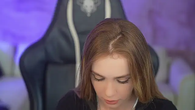 Snapshot of Anabelka054 chatting on 10-21-25, 10:27 Anabelka054 online show from 10-21-25, 10:27