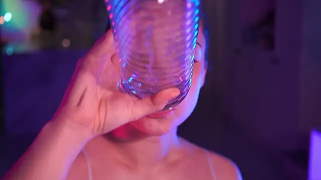 VixenMia online show from 03-07-26, 04:20