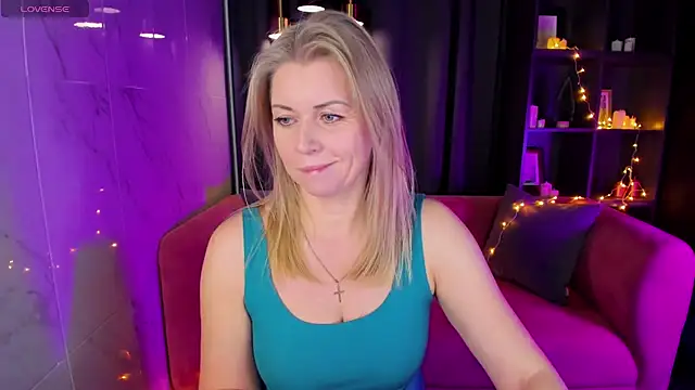 Annie Light online show from 12-27-24, 06:03