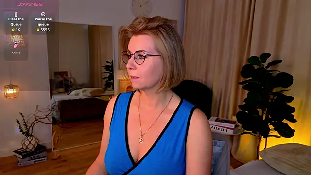Annie Light online show from 06-04-26, 06:41