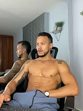 ARON TAYLER01 online show from 01-09-25, 04:06