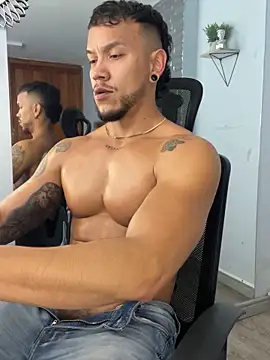 ARON TAYLER01 online show from 03-18-25, 04:48